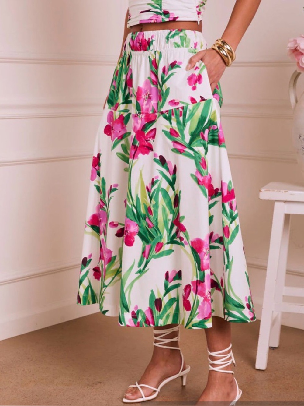 🎀 NEW NWT Stunning VICI SKIRT Floral Pockets XL 🎀